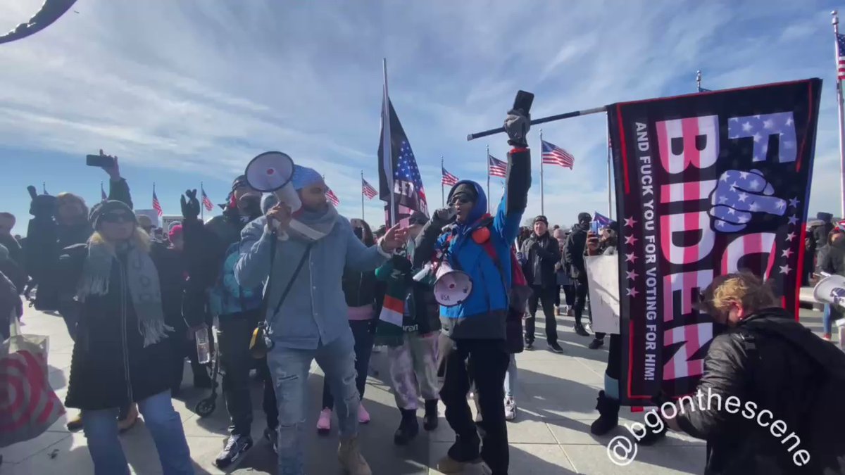 Chants of We will not comply. as crowds continue to gather at the Washington Monument, ahead of today's rally and march against mandates in DC