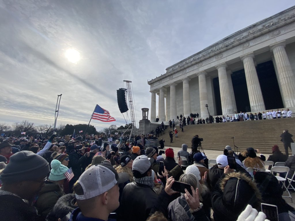 Speeches underway at the Lincoln Memorial at the Defeat the Mandates rally