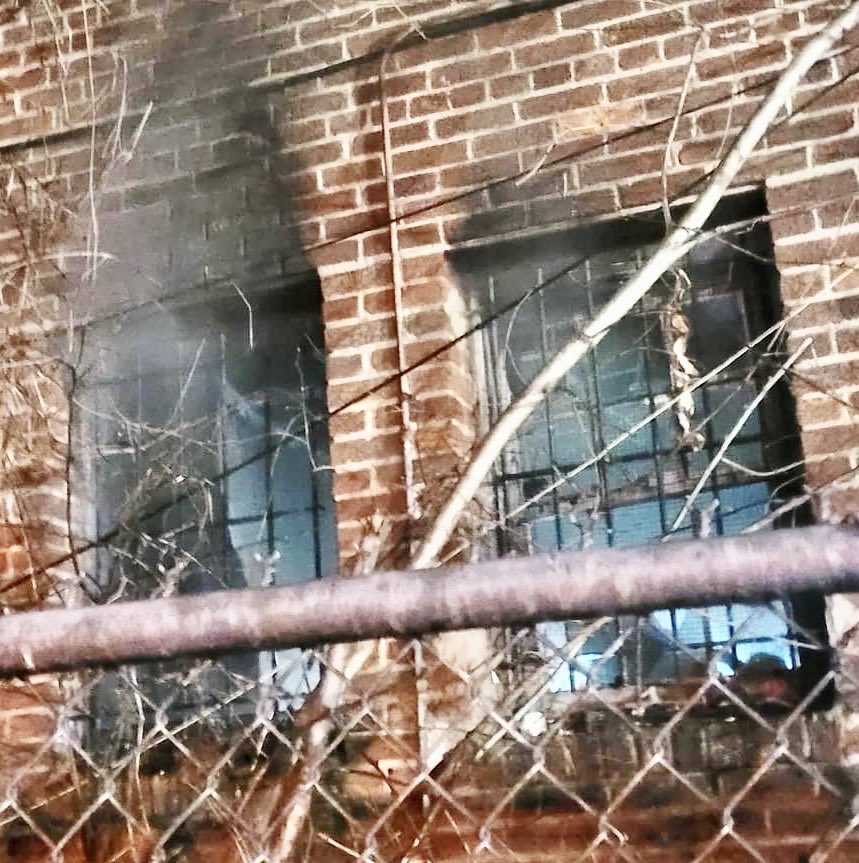 DC firefighters faced challenges when they responded at 12:42 AM to a large commercial building in the 2300 block of Pa. Ave SE. Despite the structure's size & the fact it was tightly locked up, the fire was quickly located &amp; extinguished, preventing a potentially major blaze