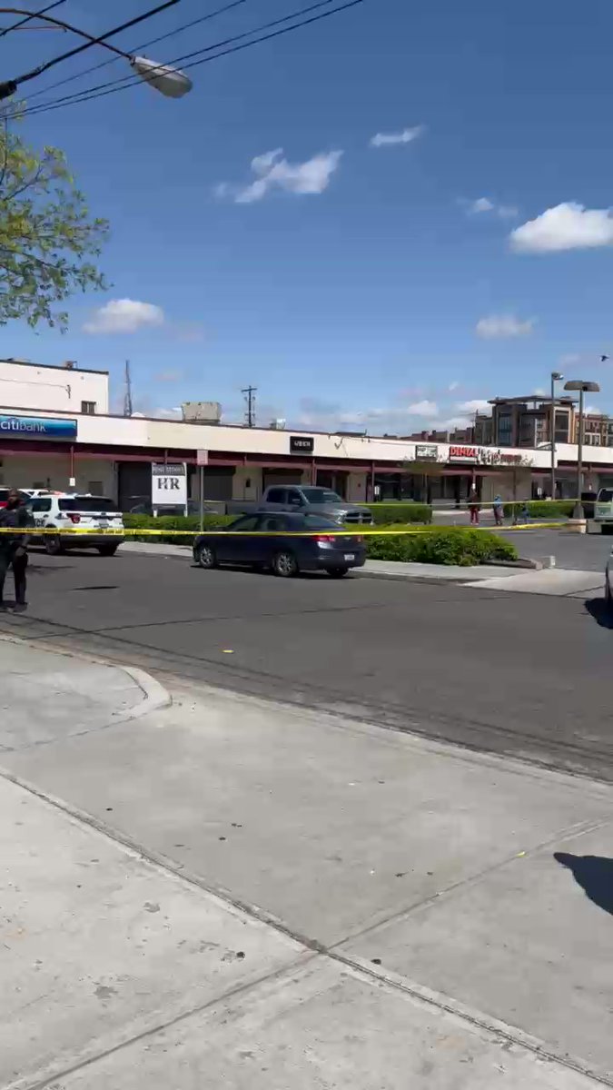 Incoming Video of the Critical Shooting on the 3900 Bl. of Minn Ave. S.E. with one individual with gunshot wound injuries. Thanks for sharing @dooleyamin