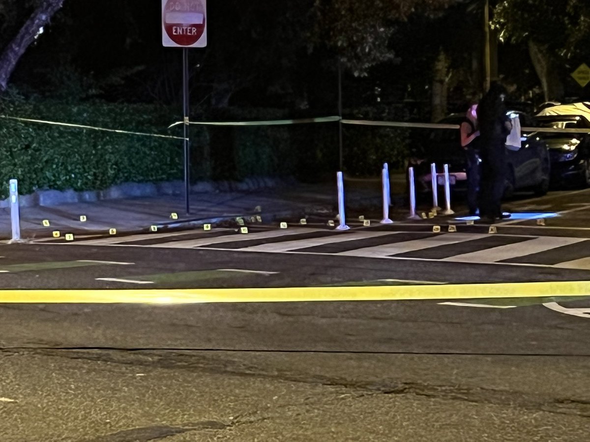 .@DCPoliceDept is at the intersection of 13th Street NE and Tennessee Ave NE this morning investigating a shooting.  Details are limited right now — but the block is closed to traffic, and there are at least 39 evidence markers on the ground right now