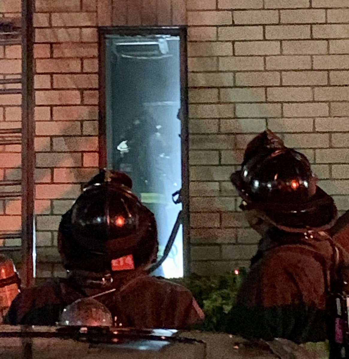 ire 2800 block 31st Pl. NE. Fire 1st floor 3 story townhome. All fire knocked down. Checking for extension. No injuries reported. Original dispatch was single engine for automatic fire alarm. They encountered fire on arrival. DC firefighters