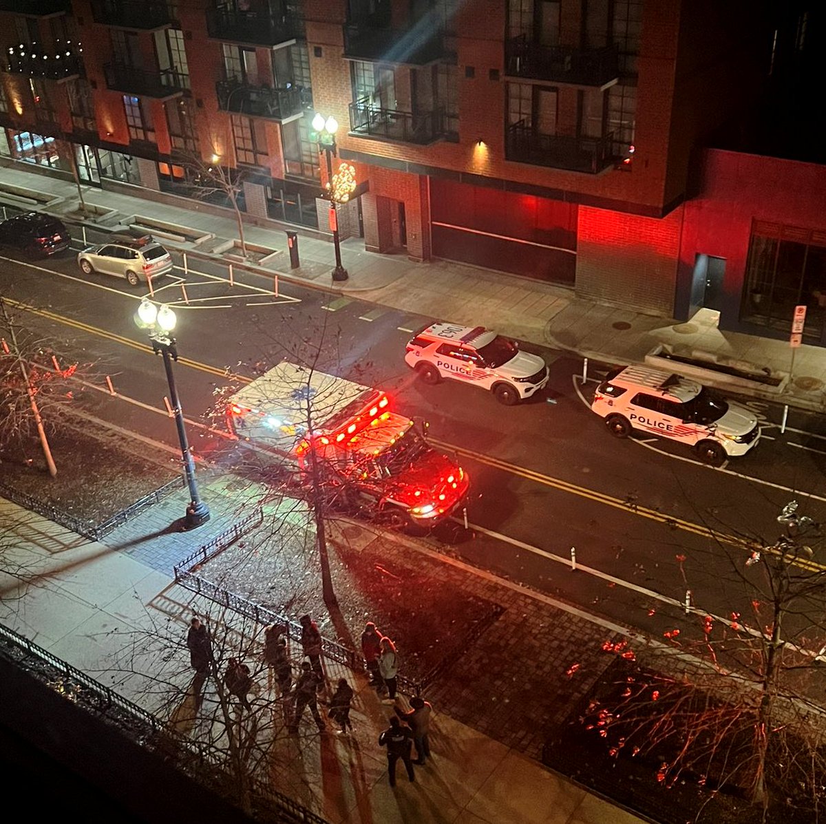 Police are investigating an incident in the 800 blk New Jersey Ave SE DC where a woman was  assaulted  (heard screaming by bystanders). Some persons reportedly followed her from the Metro station before attacking her. Robbery is the suspected motive