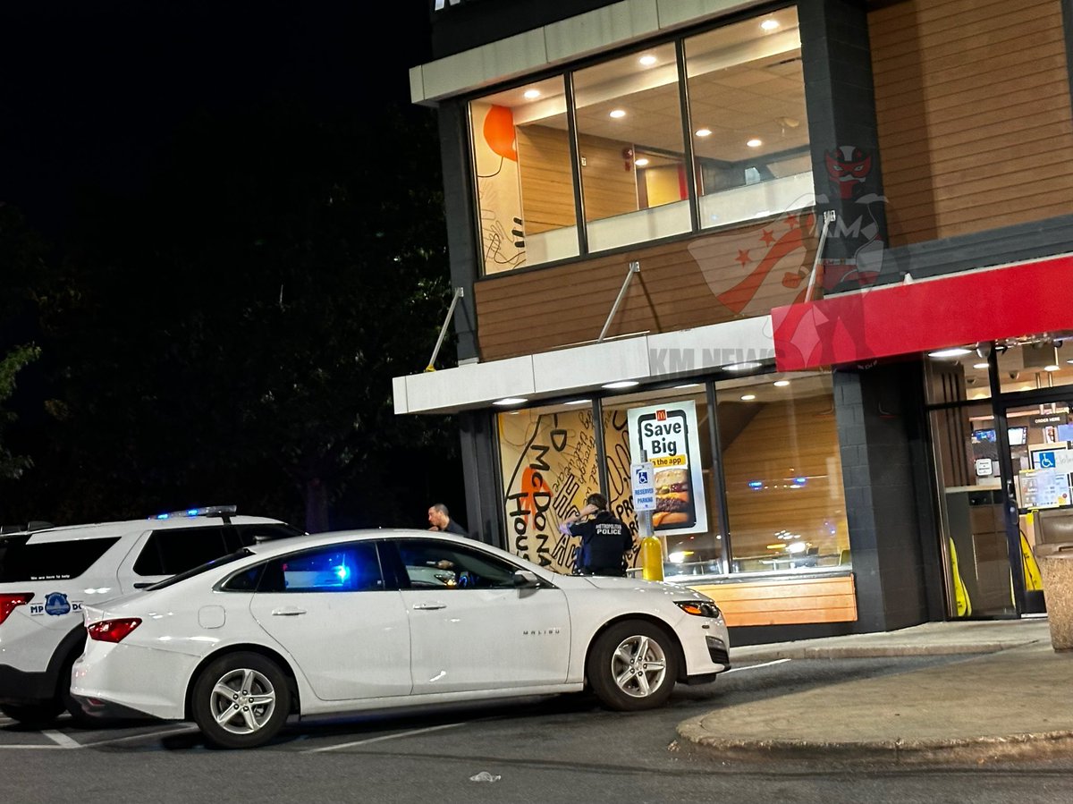 ROBBERY OF AN ESTABLISHMENT: 1500 bl. OF Pennsylvania Ave S.E: Mpd is on the scene investigating an armed robbery after two individuals with shotguns walked into the establishment and made out with an unknown amount of currency