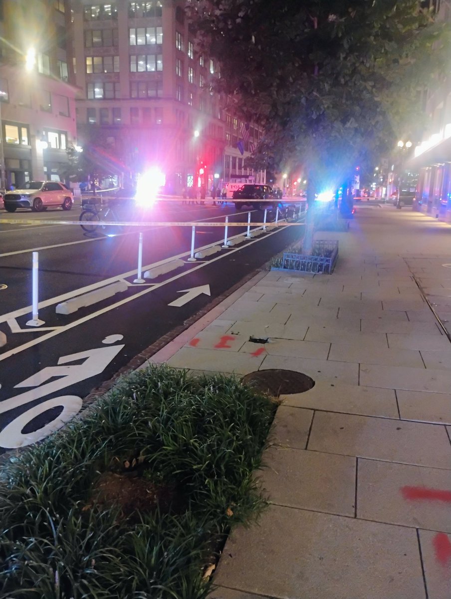 SHOOTING DOWNTOWN DC: 11th and G St. N.W. @DCPoliceDept and @SecretService on scene of a shooting. Initial reports of two individuals with gunshot wound injuries. Severity of injuries unknown. Working on more details and full confirmation of total injured. 