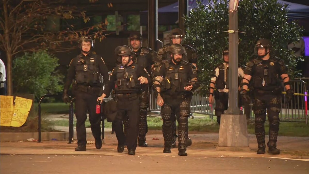 Police said seven people were arrested after a protest in SE D.C. turned violent.A crowd was gathered to honor Justin Robinson, who was killed during a Sept. 1 officer-involved shooting