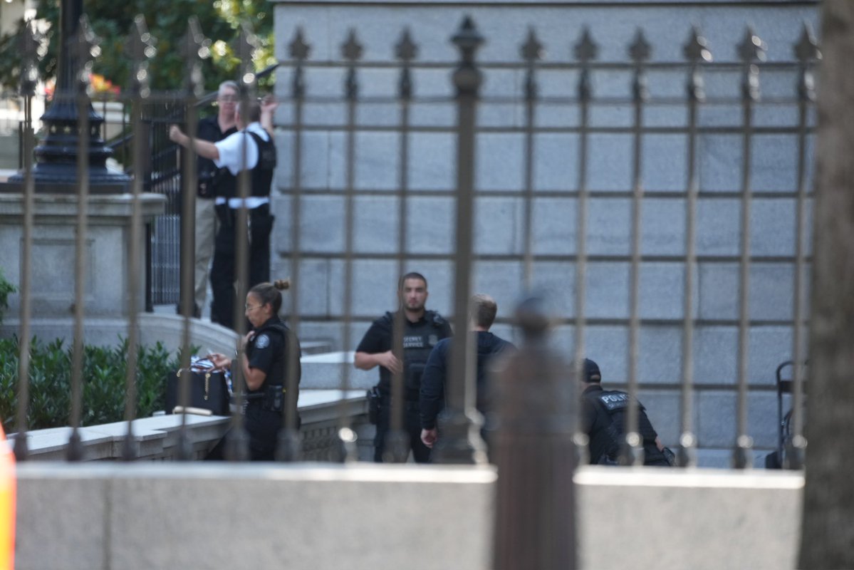 Individual scaled the north side fence of the Eisenhower Executive Office Building and was arrested by U.S. Secret Service Uniformed Division officers. The individual never entered the building and there was no impact to any protectees.…Secret Service have a security incident at 17th and Pennsylvania next to the White House