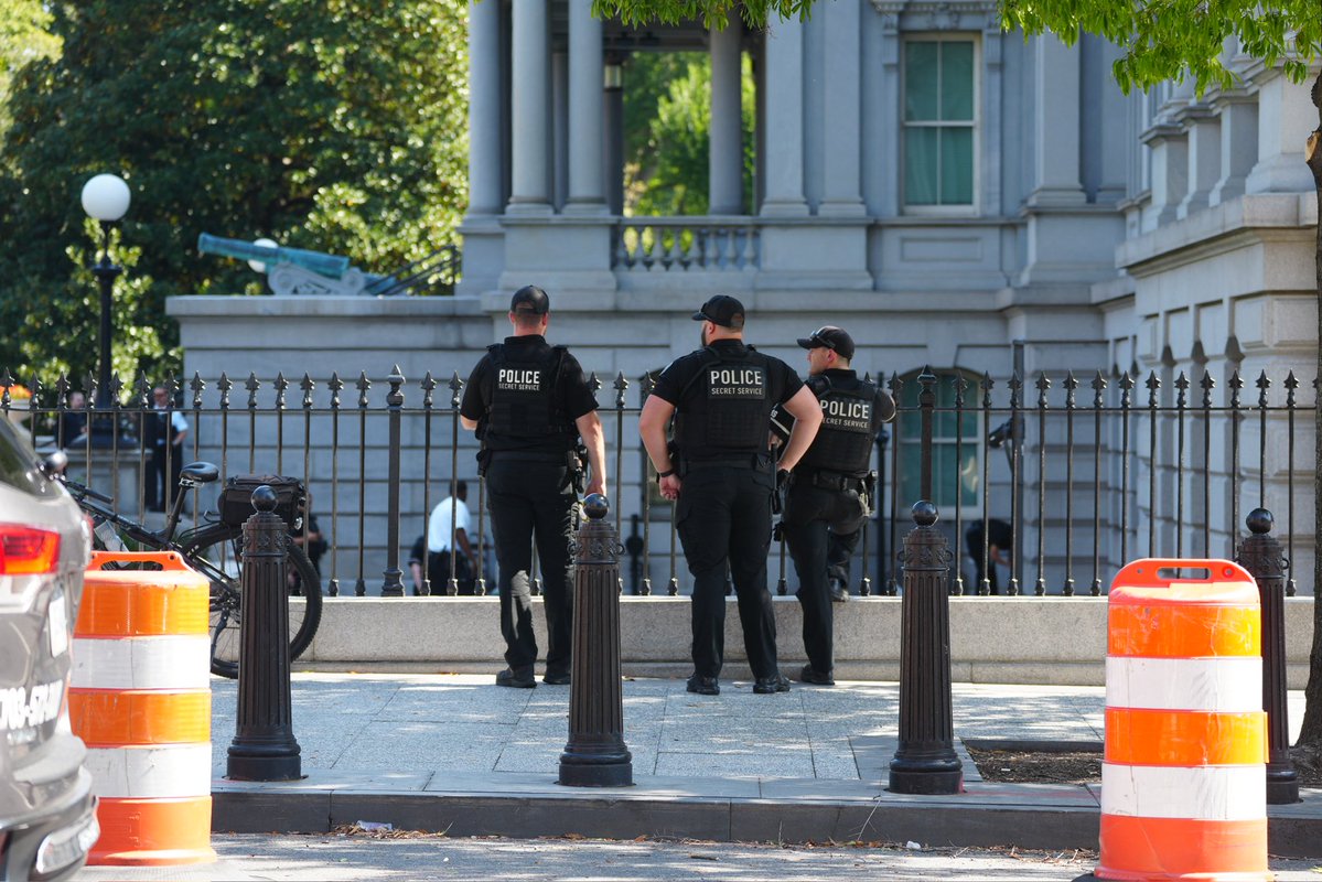 Individual scaled the north side fence of the Eisenhower Executive Office Building and was arrested by U.S. Secret Service Uniformed Division officers. The individual never entered the building and there was no impact to any protectees.…Secret Service have a security incident at 17th and Pennsylvania next to the White House