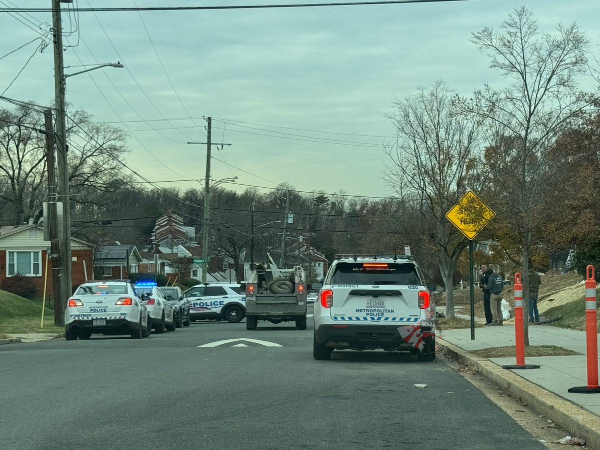 Multiple citizens were robbed at gunpoint outside Davis Elementary School located at 4400 Bl. of H St. S.E. The Metropolitan Police Department is currently investigating an armed robbery in which multiple individuals armed with firearms took the possessions of several citizens working outside the school