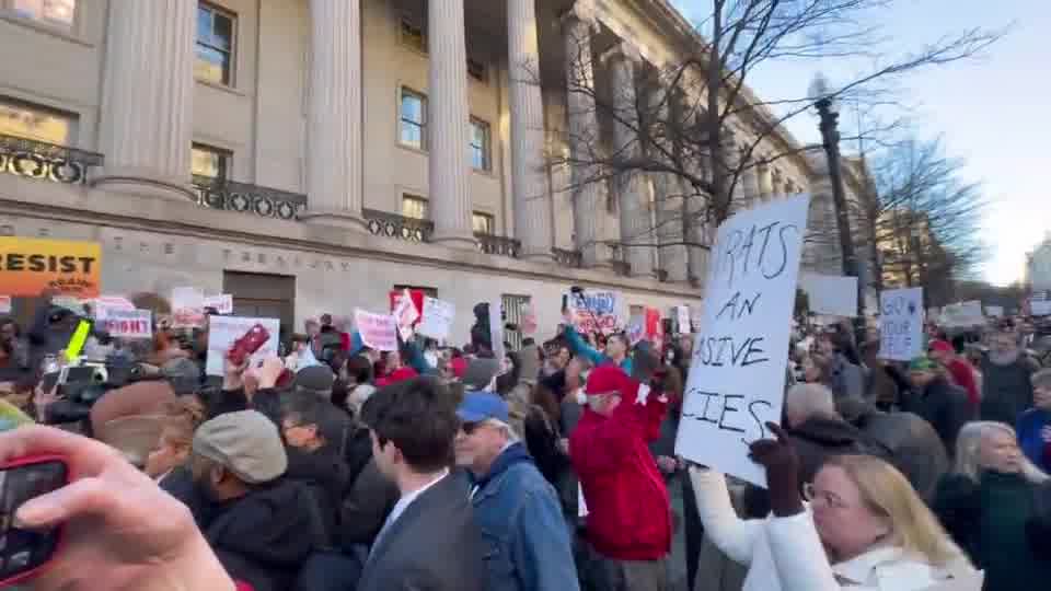 Chants of Hey Hey Ho Ho Elon Musk has got to go outside Treasury.   I'd estimate a few hundred people, plus maybe two dozen Dem lawmakers, are here