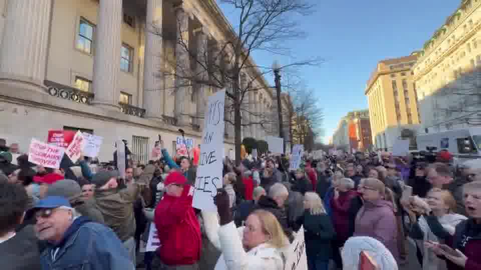 Chants of Hey Hey Ho Ho Elon Musk has got to go outside Treasury.   I'd estimate a few hundred people, plus maybe two dozen Dem lawmakers, are here