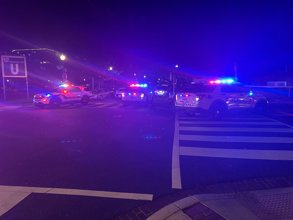 MPD investigating a shooting just around the corner from tonight’s ANC community meeting discussing public safety. Victim is a young adult male, who died on scene. Full house at the ANC community meeting. Public safety is expected to be brought up, given the juvenile takeover Saturday night.  x.com/cfloresnews/st…
