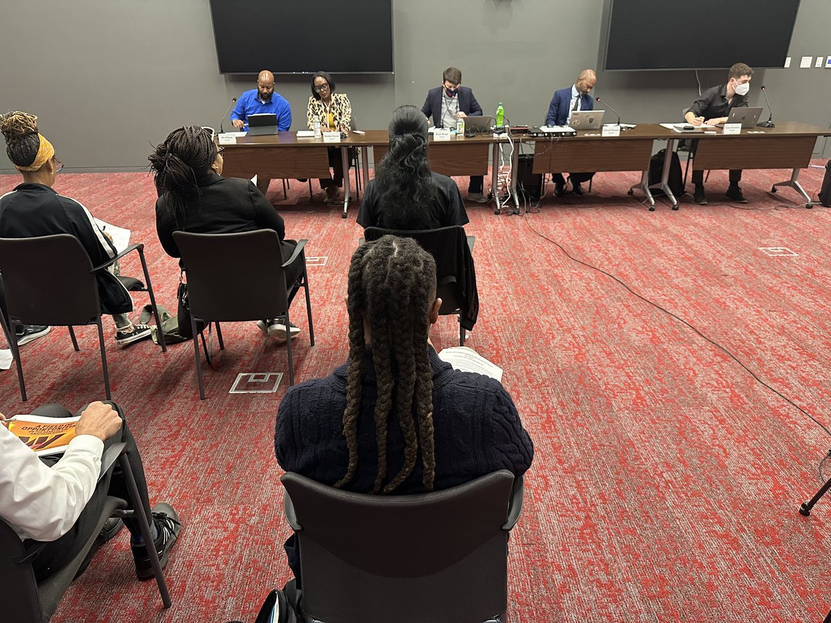 MPD investigating a shooting just around the corner from tonight’s ANC community meeting discussing public safety. Victim is a young adult male, who died on scene. Full house at the ANC community meeting. Public safety is expected to be brought up, given the juvenile takeover Saturday night.  x.com/cfloresnews/st…