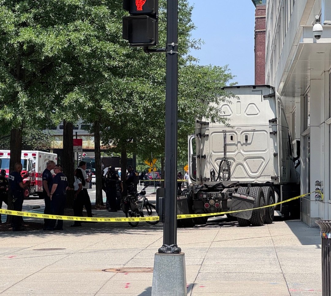 4th & E St. S.W. @DCPoliceDept and @dcfireems on scene with an Tractor Trailer drove onto a sidewalk and striking a structure. Initial reports driver had a medical emergency.