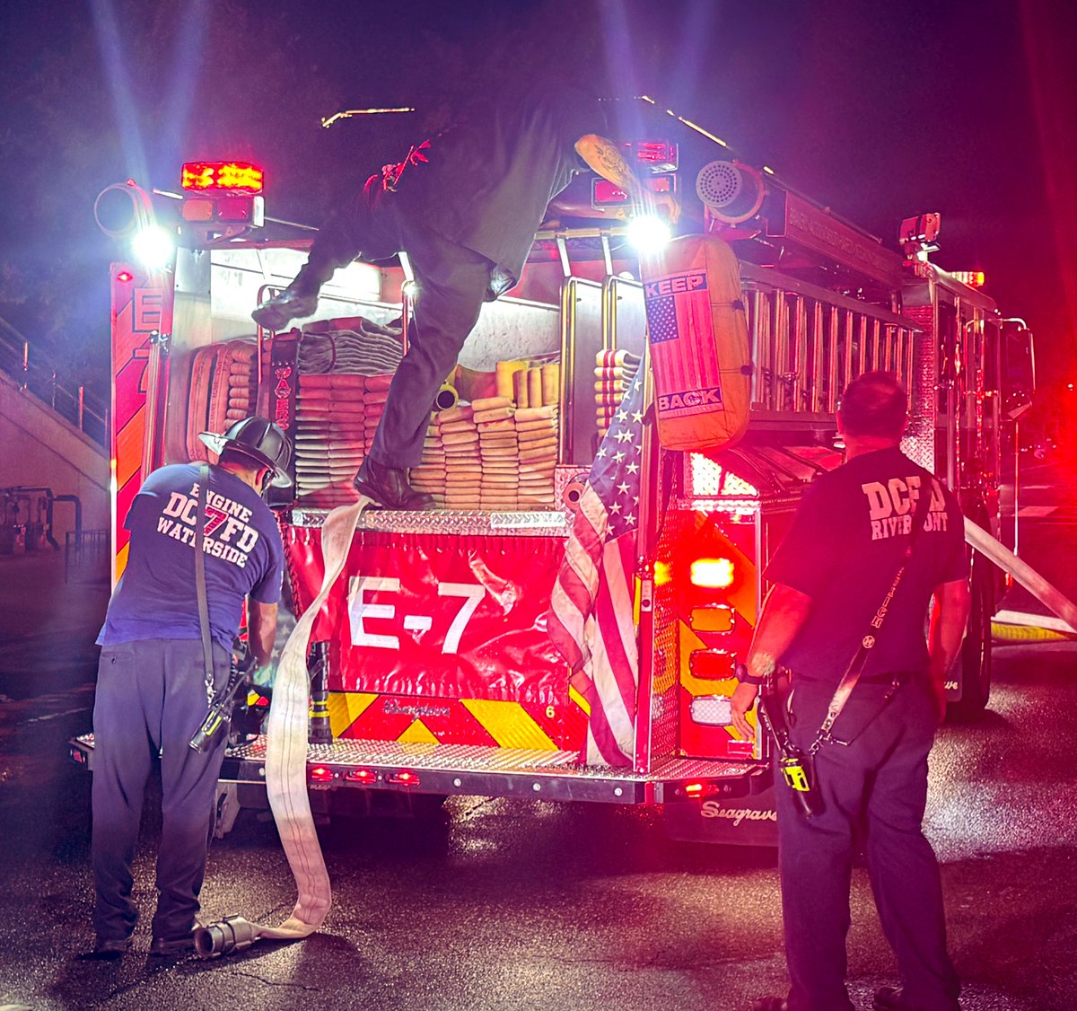 Box Alarm 1100 block 2nd Pl. NE. Smoke is clearing. There are no injuries. Incident under control. DC firefighters