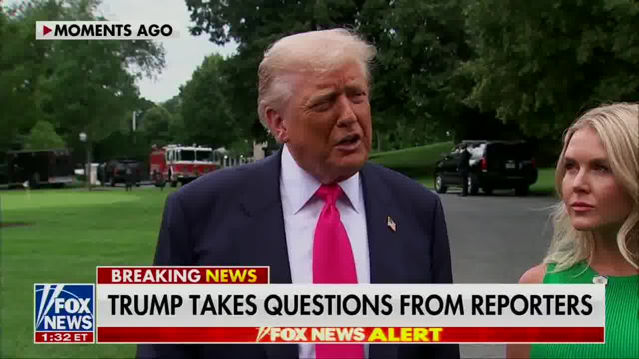 MUHABİR: Başsavcı, adınızın Epstein dosyalarında yer aldığını söyledi mi TRUMP: Hayır, hayır. Bize çok kısa bir brifing verdi. Bu dosyalar Comey, Obama ve Biden tarafından uyduruldu. Rusya, Rusya, Rusya aldatmacasıyla yıllarca uğraştık.