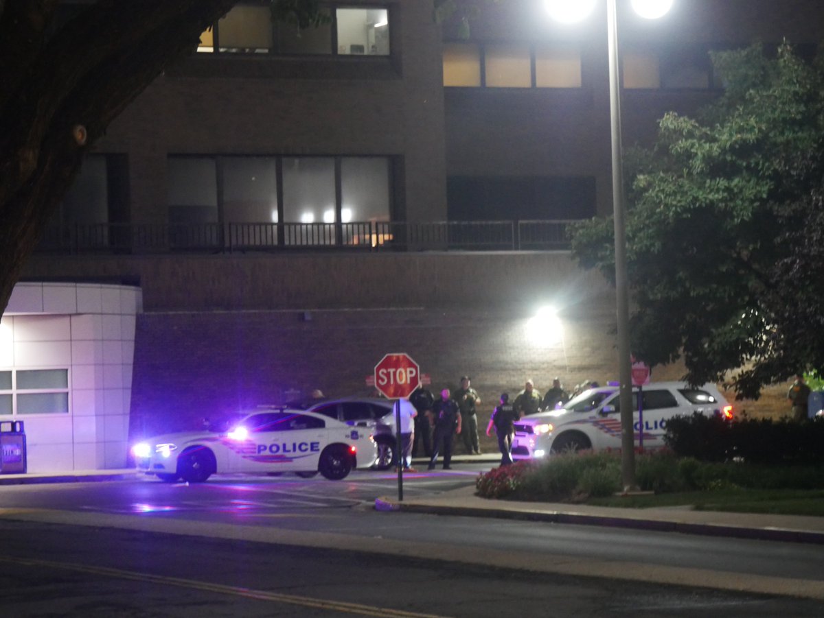 DC Police are investigating a shooting incident, in which a man arrived at a hospital having been shot. Investigators are still trying to determine where the shooting occurred .Additionally, DC forensics services have recovered a gun on the 2000 block of Georgia Ave NW