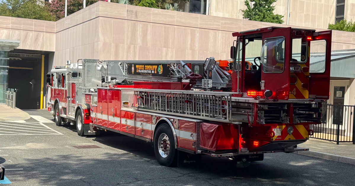 Working Fire 1300 block Constitution Ave NW. Had battery on fire below grade level National Museum of American History. NOT lithium ion. Power cut and fire is out. Working to ventilate smoke. Museum evacuated & closed until further notice. No injuries. DC firefighters