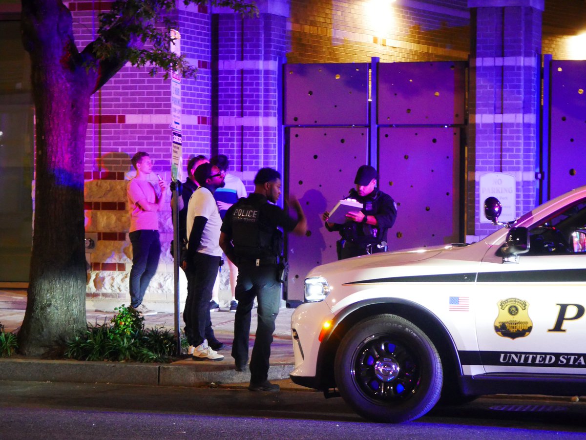 US Secret Service Uniformed Division officers have detained a man in front of the Universal Wine & Liquors on Florida Ave at Connecticut Ave NW, just north of Dupont Circle in DC. A DC Police K-9 gun sniffing dog is en route as well; charges unknown at the moment…