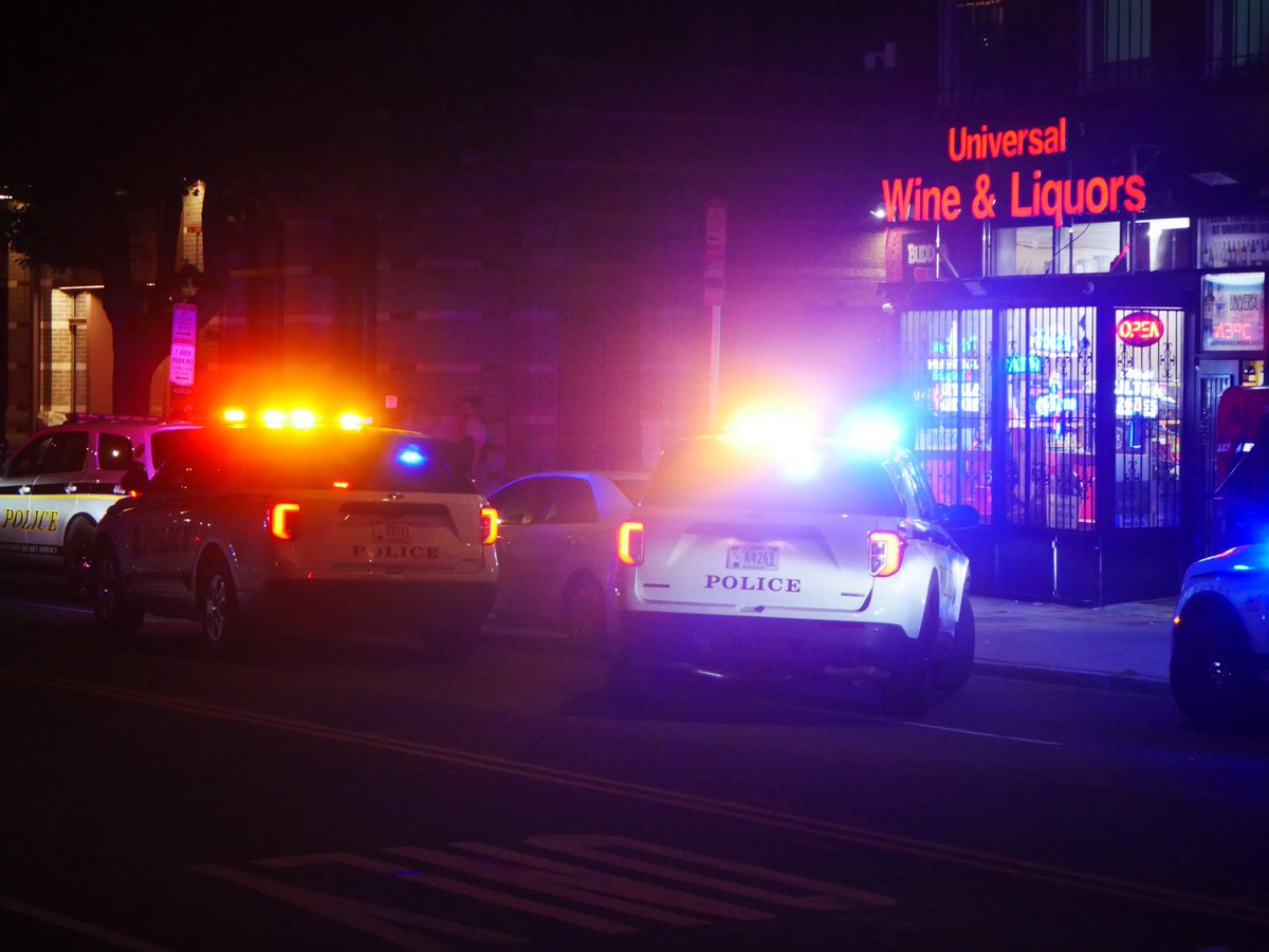 US Secret Service Uniformed Division officers have detained a man in front of the Universal Wine & Liquors on Florida Ave at Connecticut Ave NW, just north of Dupont Circle in DC. A DC Police K-9 gun sniffing dog is en route as well; charges unknown at the moment…