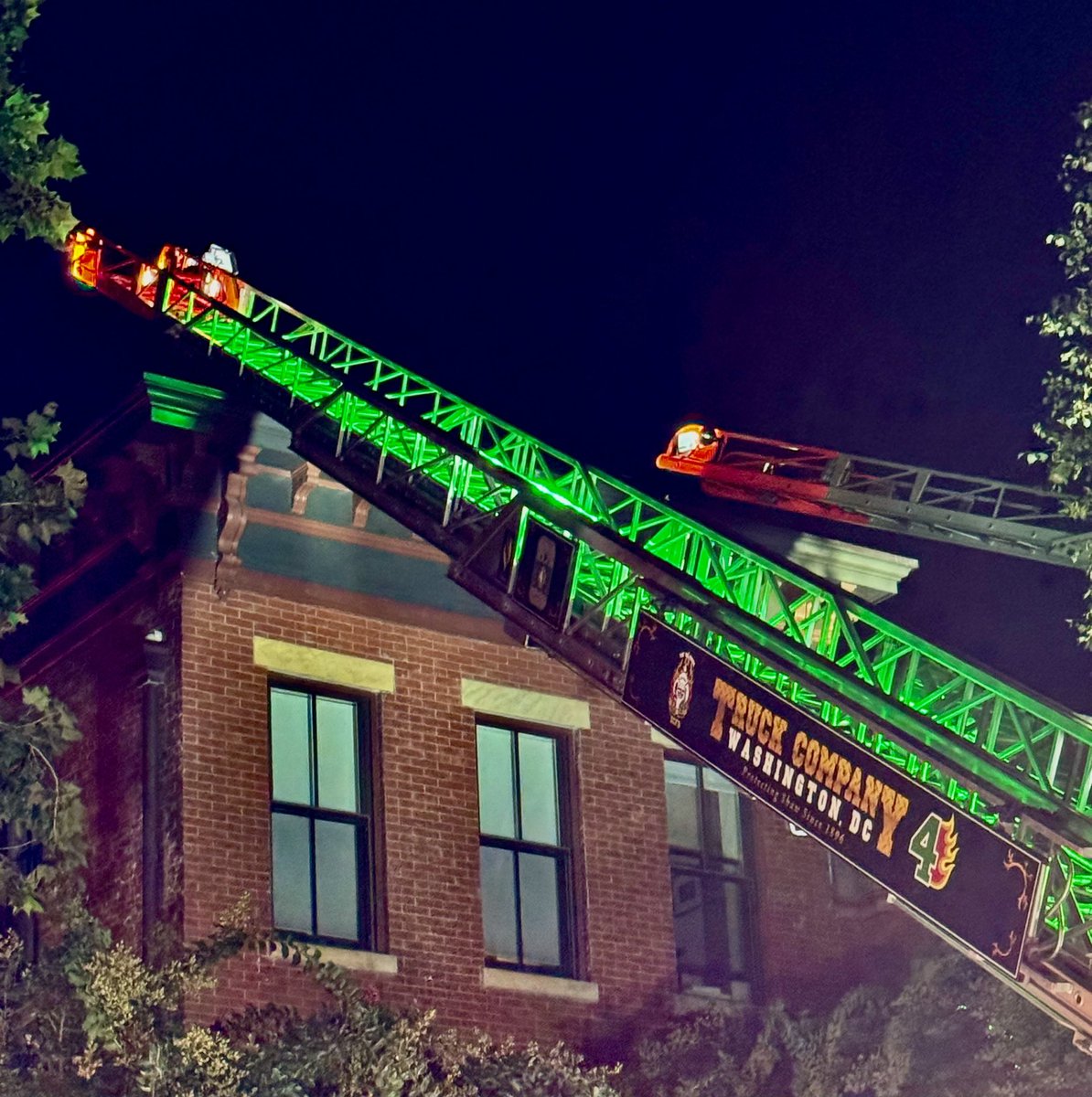 Box Alarm 8th & Q St NW. Fire roof deck 3 story corner building. Fire extinguished with no downward extension and under control. No injuries reported. Fire investigators & additional truck requested. DC firefighters