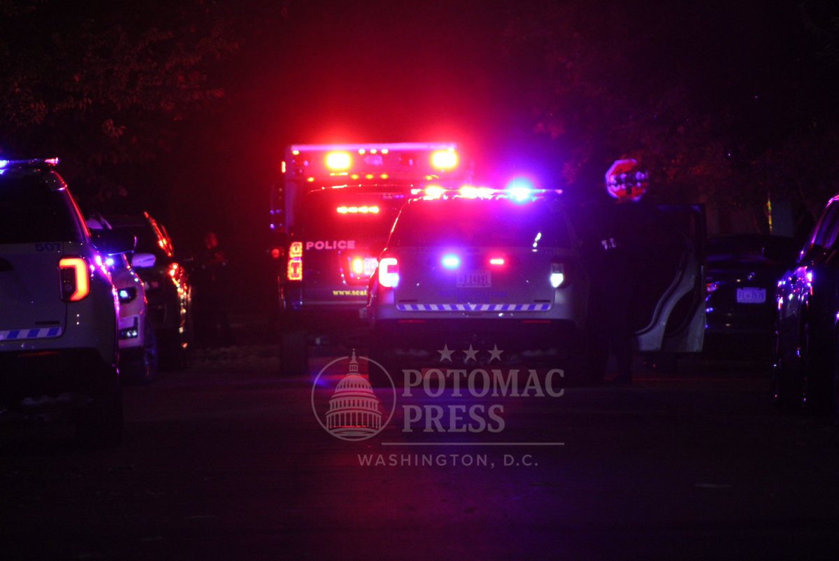 Seat Pleasant PD, MPD, and the Federal task force was in the 4000 Bl. of Lane Pl. N.E. Where  a pursuit that started in P.G County with a felony vehicle occupied by individuals involved in multiple robberies