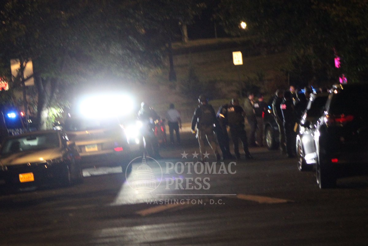 Seat Pleasant PD, MPD, and the Federal task force was in the 4000 Bl. of Lane Pl. N.E. Where  a pursuit that started in P.G County with a felony vehicle occupied by individuals involved in multiple robberies