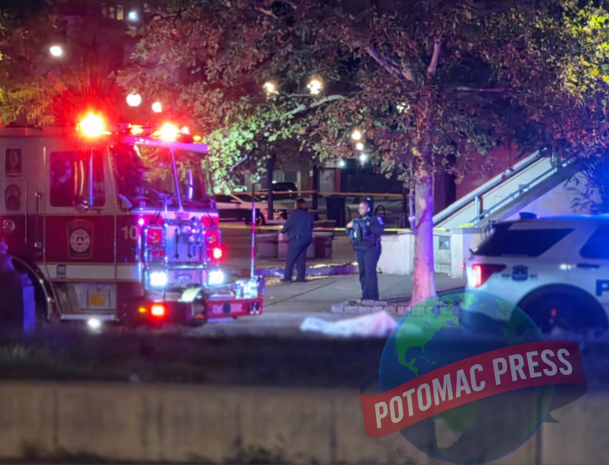 Thursday night MPD units responded to a stabbing in the 1600 block of Benning Road NE. Lookout was for 3 suspects, wearing all black