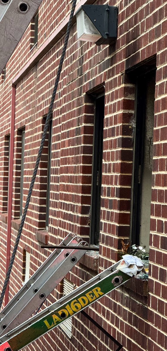 2200 Bl. of Savannah St. S.E. @dcfireems has confirmed the occupant removed from the apartment fire this morning has succumbed to their injuries. 