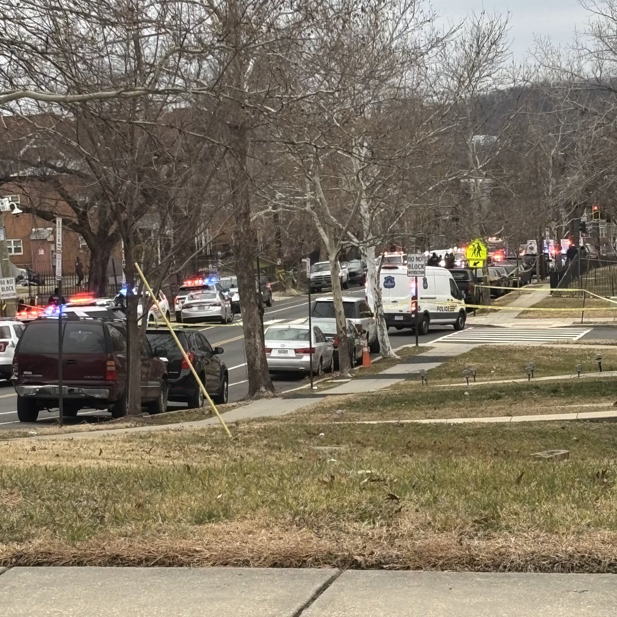 CRITICAL DOUBLE SHOOTING IN SOUTHEAST DC: 200 Bl. of 37th St. S.E. @DCPoliceDept on scene investigating a shooting with two adult males transported with gunshot wound injuries. One of those males has critical injuries. News Photo by Community Member