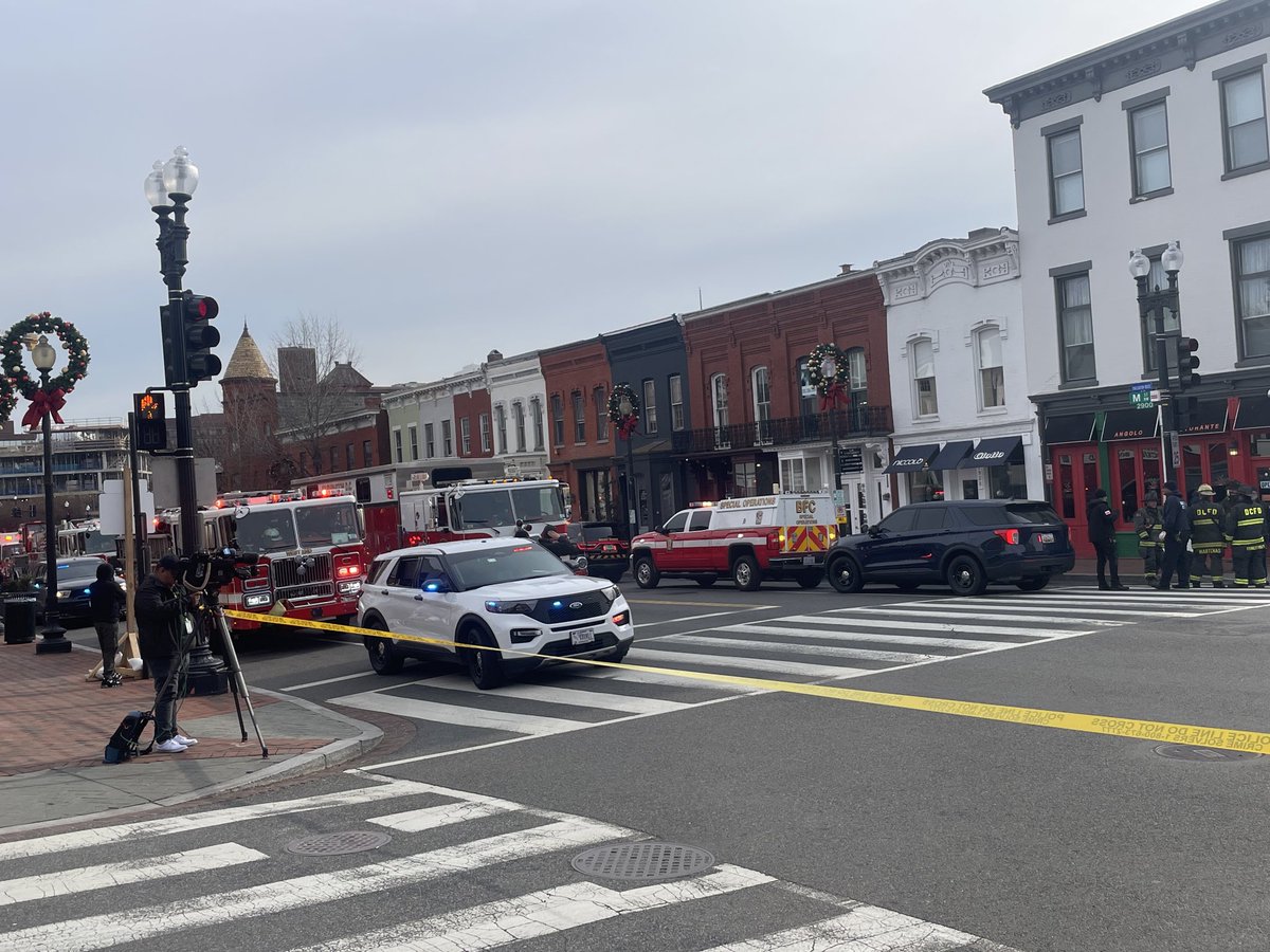 EARLIER SUSPICIOUS PACKAGE INVESTIGATION NEAR EMBASSY OF VENEZUELA: 1000 Bl. of 30th St. N.W. @DCPoliceDept and @dcfireems was on scene for a suspicious package investigation. That item has since been cleared and nothing hazardous was located.  