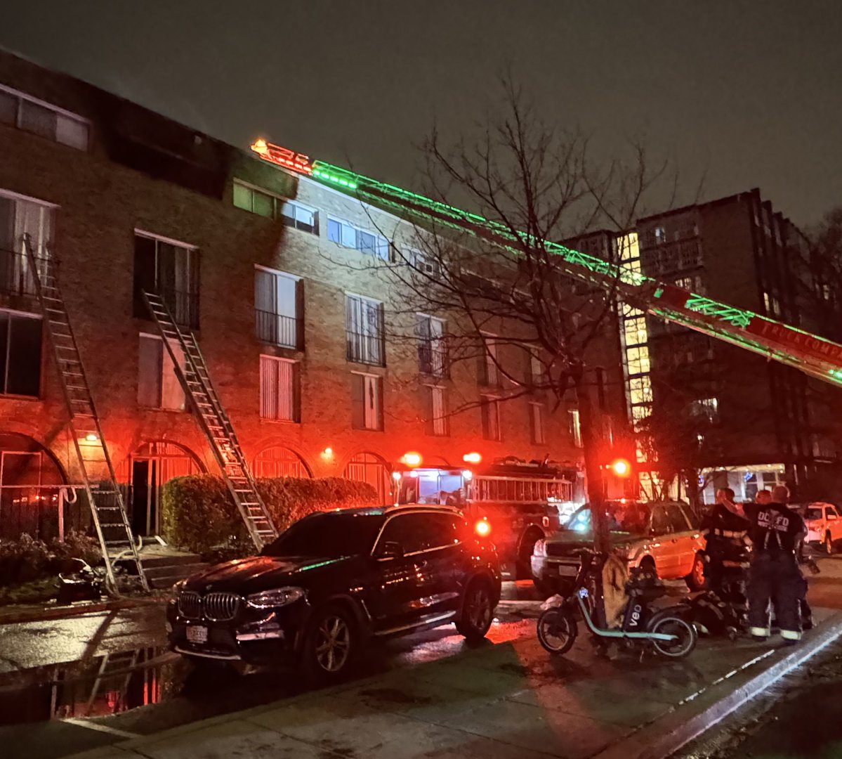 Working Fire 1400 block 3rd St South-West Fire confined to top floor 3 story middle row multiple family dwelling and under control. No reported injuries. Fire apartment resident self evacuated. 1 displacement at present. Fire investigators on scene. DC firefighters