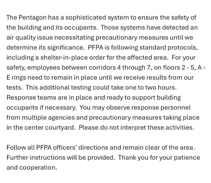 Het Pentagon heeft een lockdown ingesteld na de constatering van een probleem met de luchtkwaliteit. Autoriteiten reageren op het incident.