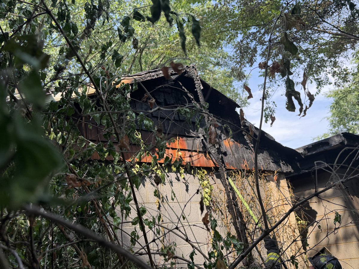 Box Alarm:   900 Block of Eastern Avenue on the Maryland side, @dcfireems assisted @PGFDNews with a one story detached garage. Fire originated from brush and extended to rooftop. PGFD Fire Investigators on scene. No injuries, home was vacant at time of fire