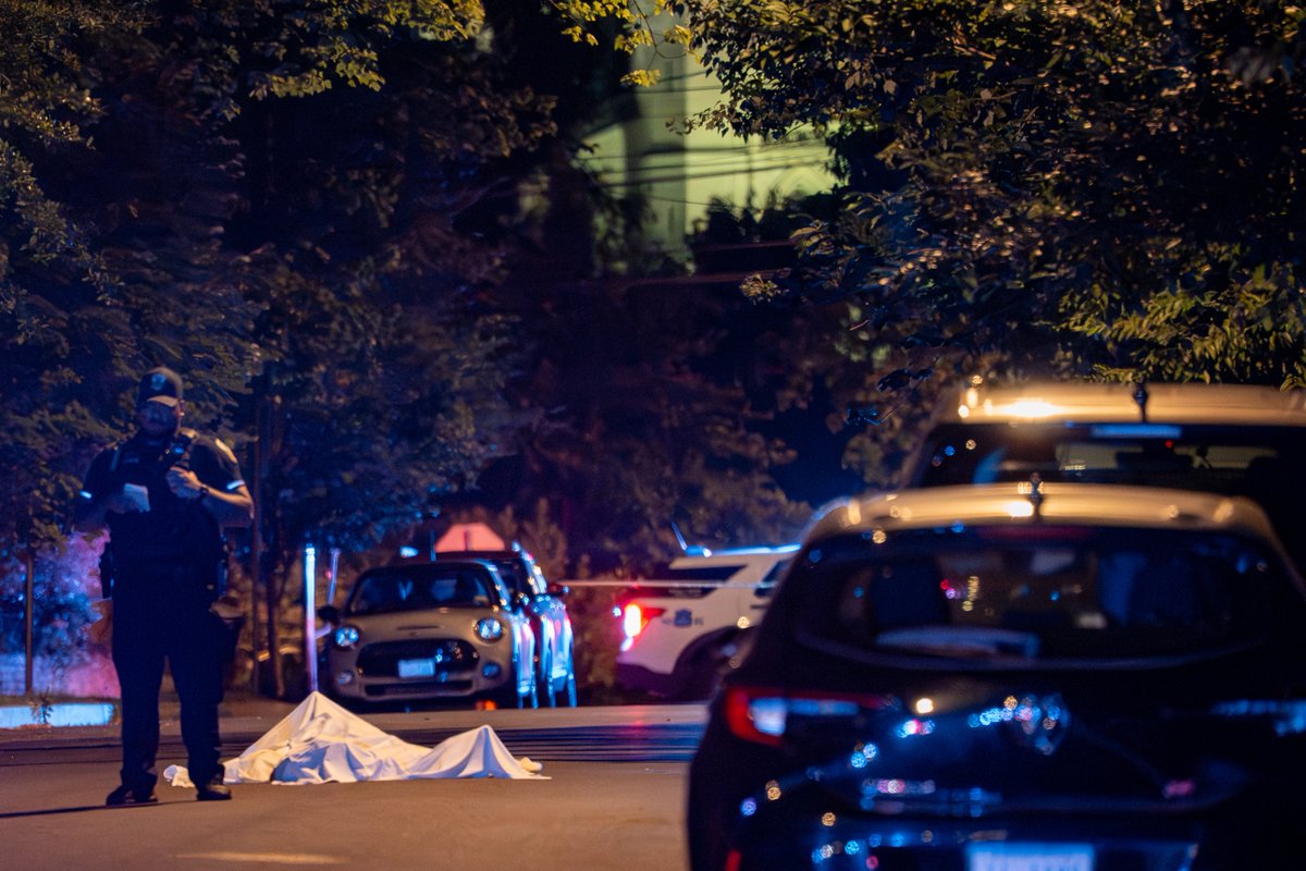 DC Police have discovered a body in the middle of the road near the National Cathedral in the Cleveland Park neighborhood. At the moment, it appears to be a death investigation rather than foul play