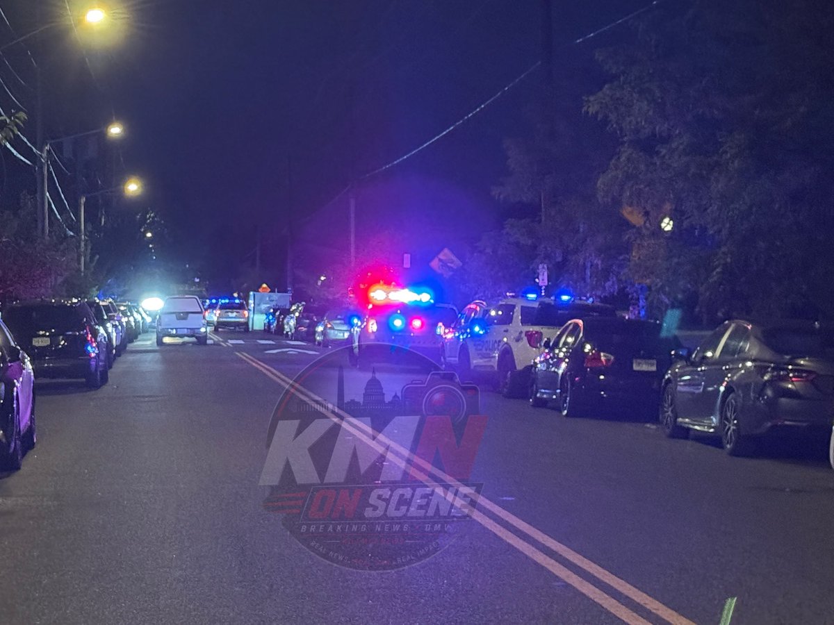 Metropolitan Police are investigating a fatal shooting Saturday night in Southeast Washington. The shooting occurred in the 1200 block of Valley Avenue SE. Responding officers located one individual suffering from gunshot wound injuries. The victim was pronounced dead at the scene. Police have not yet released the victim’s age or sex.