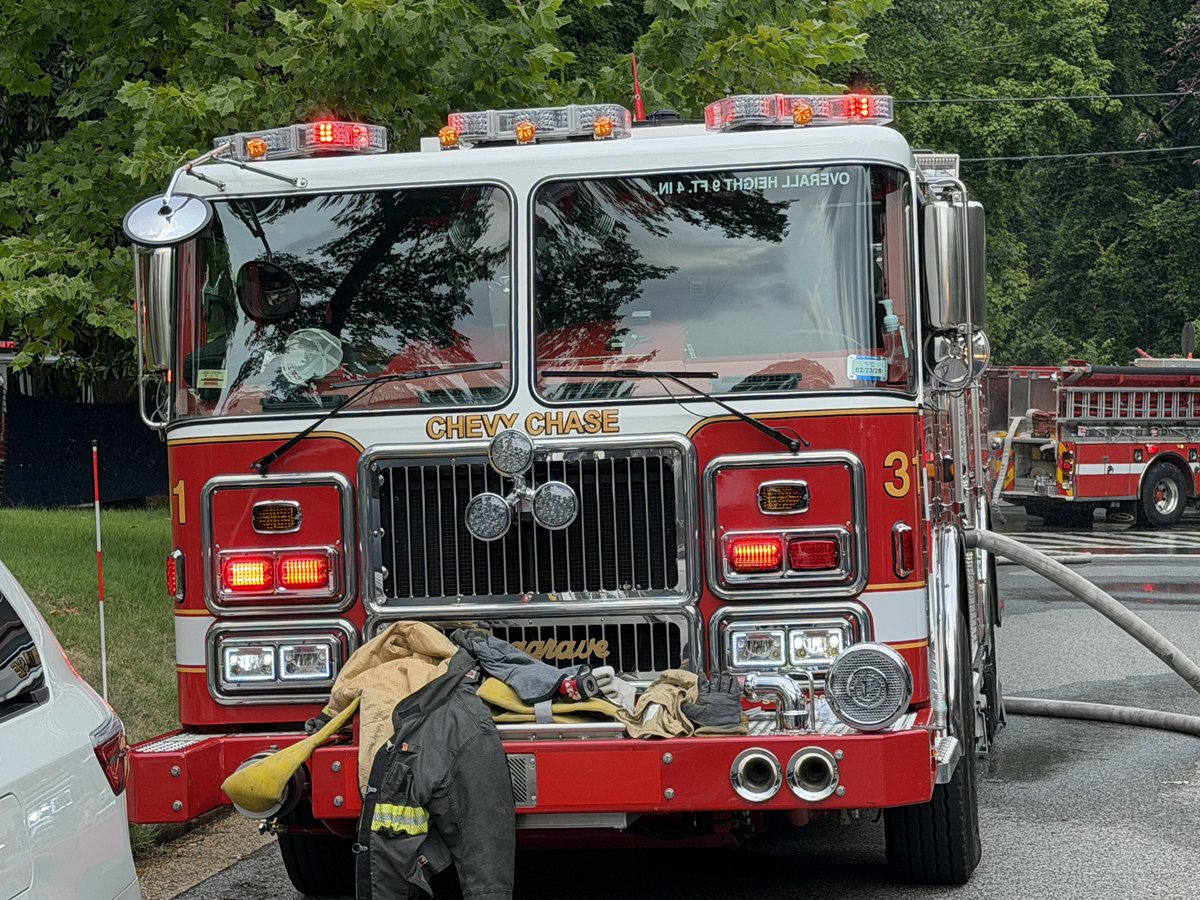 6600 Block of Barnaby Street NW @dcfireems was dispatched for a residential fire alarm. Upon arrival, smoke was showing from first floor with fire in the basement with quick extinguishment. No extension to adjacent floors and no injuries to report. No displacements