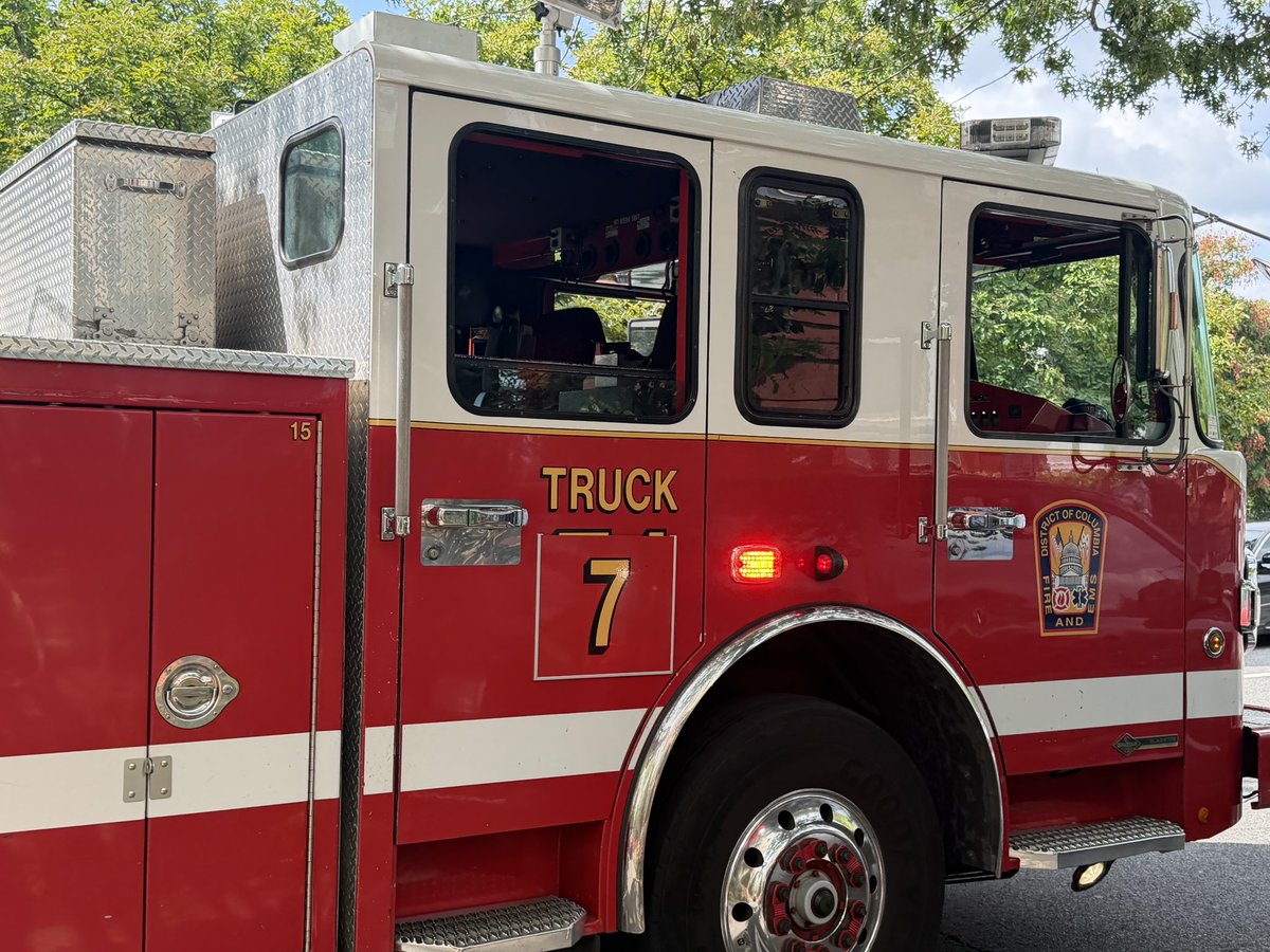 Box Alarm: 500 Block of E Street SE Two story row home with smoke on the first floor with fire in the wall extinguished quickly. No extension to adjacent row homes. No injuries and no displacements. Units going in service shortly