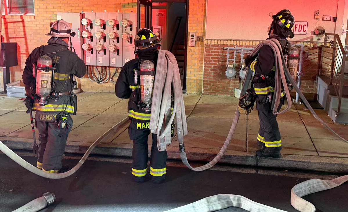 Box Alarm: 700 Block of 19th Street NE Four story apartment building with smoke and fire on roof, now extinguished. No extension in to apartment building